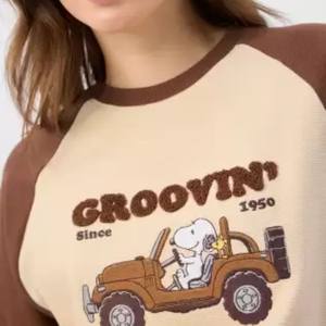 Camiseta de mujer al por mayor diseño moderno de moda camiseta de lujo de alta calidad para camiseta de mujer - Product Image 1