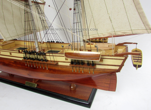 Modèle de bateau à voile en bois peint à la main ROCKINGHAM - Origine Vietnam - Décoration d'intérieur - Product Image 3