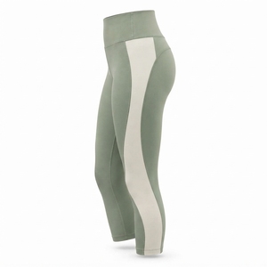 Athletic Fit Breathable Structure Quick Dry Properties Women <b>Capri</b> <b>Legging</b> Made With Lightweight Stretch Fabric Comfortable - Product Image 6