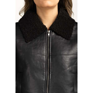 Chaqueta de Piel de Oveja Sintética Cortavientos para Mujer WM-JKT-WS24-025 Temporada de Otoño Tallas Grandes 3XL 5XL con Ribete de Piel y Spandex - Product Image 2