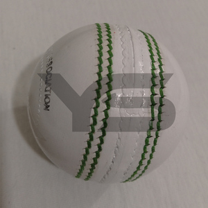 Pelota de Críquet de Cuero Blanco de Alta Calidad, Grado A, Cosida a Mano y Curada para Prácticas en Interiores y Partidos al Aire Libre - Product Image 2