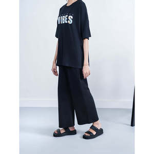 เสื้อยืดเจอร์ซีย์ทรงปกติพิมพ์ลายระบายอากาศได้ดีของ AITANA - Product Image 3
