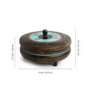 Boîte à roti en bois pratique avec un design élégant et un fond antidérapant assurant la stabilité lorsqu'elle est placée sur des comptoirs ou des tables à manger - Product Image 1