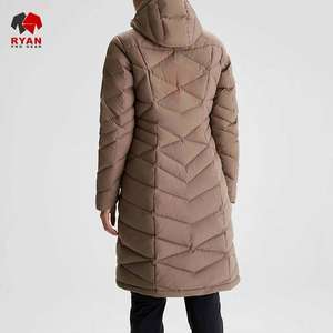 Abrigo acolchado largo personalizado Ryan Pro Gear para mujer con logotipo personalizado Diseño ODM de alta calidad - Product Image 2