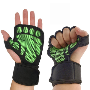 Gants de musculation personnalisés en cuir PU avec dos extensible en maille, gants de fitness, gants de musculation personnalisés pour hommes 2025 - Product Image 1
