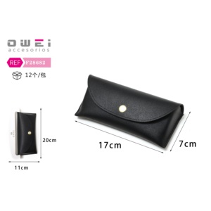 Estuche y bolsa para anteojos con botón negro - Product Image 1