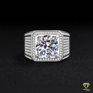 Bague Halo carrée pour homme audacieux avec pierre centrale de laboratoire à coupe ronde Bague Bling Hip Hop glacée pour homme - Product Image 5