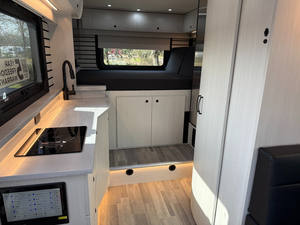 Autocaravana Pleasure-Way Ontour 2.2 Clase B, Modelo 2022-2023, Disponible para la Venta, Una Habitación, Emisión Euro 5, para 4-6 Personas - Adventure Road - Product Image 3