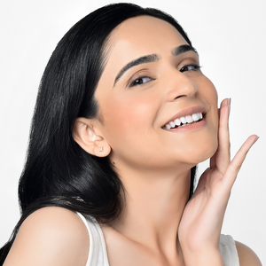 Base de Maquillaje en Crema en Mini Tubo Glow Serum - 18 ml, Maquillaje Líquido Iluminador Vegano de Larga Duración - Product Image 2