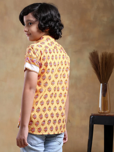 BACHPAN MOGRA CAMISA DE BLOQUE DE MANO DE ALGODÓN Impreso Mezcla de algodón Manga corta Cuello con cuello Casual Camisa cómoda para niños - Product Image 4