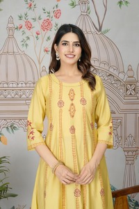 Conjunto Kurti de seda romana viscosa pesada estilo étnico moderno para adultos incluye trabajo de bordado Maruti moda india pakistaní - Product Image 6