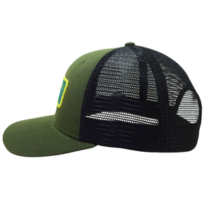 Casquette de camionneur 6 panneaux de haute qualité Loden patch tissé en maille noire et logo sur le côté gauche boucle à simple boutonnage en plastique à bord plat OEM - Product Image 2