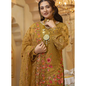 Diseño superior Diseño tradicional 3 piezas Jacquard Shalwar Kameez y estolas Set para la temporada de invierno Mujeres que usan vestido - Product Image 5