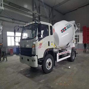 Mezclador de hormigón usado, camión mezclador de hormigón diésel ISUZU a la venta - Product Image 2