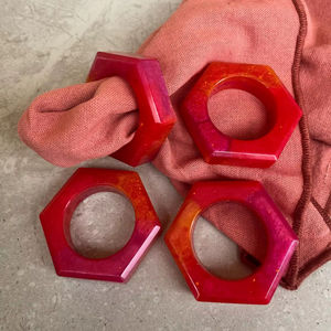 Anneaux de serviette en résine faits à la main - Écologiques et durables, design personnalisable, ensemble de décoration de table de luxe pour mariage et réceptions - Product Image 1