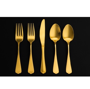 Service de couverts en acier inoxydable finition dorée conçu avec élégance pour mettre en valeur votre vaisselle, vos ustensiles de cuisine et vos repas événementiels - Product Image 1