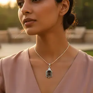 Pendentif en argent 925 avec quartz fumé pour femmes, bijoux en pierres précieuses en or rose faits à la main avec placage en rhodium et caractéristiques de charme - Product Image 1