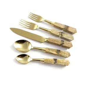 Ensemble de couverts en métal plaqué or de luxe moderne et vaisselle de table pour hôtel couverts de fête avec logo personnalisé livraison rapide - Product Image 3