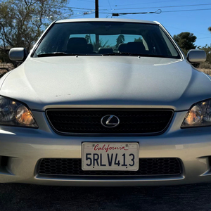 Lexus IS 300 2005 Usado, 52300 Millas, Motor 2JZ de 6 Cilindros, Propiedad de California - Product Image 1