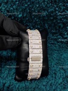 นาฬิกาฮิปฮอปสำหรับผู้ชายแบรนด์ดังสุดหรูสายสแตนเลสแท้ทรงสี่เหลี่ยมขนาด40มม. สำหรับงานปาร์ตี้-ผู้ผลิตโดยตรงจากอินเดีย - Product Image 5