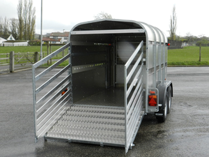 12ft X 5ft8 Horse Livestock <b>Trailer</b> with Dual Axle and Aluminum Body 4500lbs Payload for 4WD Vehicles - Product Image 3