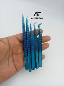 Pinzas de fibra puntiagudas de punta de diamante de color plasma azul, las más vendidas para extensión de pestañas, con 5 ángulos diferentes para aislamiento. - Product Image 1