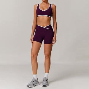 Meilleure vente Short de sport tendance pour femmes grande taille en forme de V deux couleurs Ensemble de yoga personnalisé en rose clair pour vêtements de sport - Product Image 6