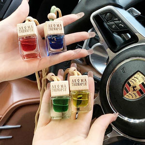 Lujo Venta caliente portátil Mini colgante de madera del coche ambientador botella coche Perfume botella de vidrio - Product Image 1