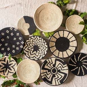 Cesta de Pared Colgante de Ratán Tejida a Mano, Decoración Boho, Cestas Redondas de Mimbre Tejido con Asa para Colgar - Product Image 1