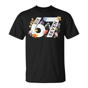 T-shirt con numero 67 per il 67° compleanno a tema floreale, personalizzabile, promozionale - Product Image 1