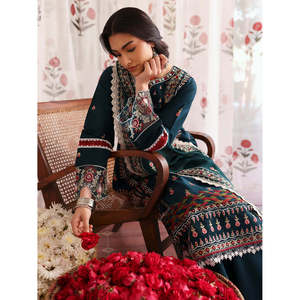 Ensemble chemise en mousseline de soie brodée Mahnur avec dupatta en tulle et pantalon - MAHNUR - 3 pièces # # # # BIC-4689 - Product Image 2