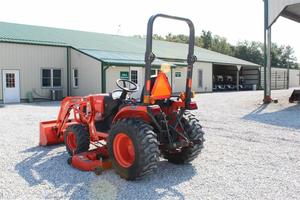 Tracteur Mini Kubota 25HP d'occasion / Tracteur Kubota LA304 avec accessoires - Product Image 3