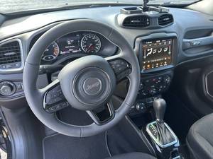 Jeep Renegade 80th Anniversary Edition 2021 d'occasion à prix réduit à vendre - Product Image 2