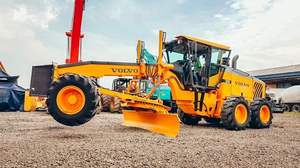 รถเกรดเดอร์วอลโว่ G990 รุ่นใหม่ เครื่องยนต์ G9165 EPA มือสอง ใช้ร่วมกับรถดันดินสำหรับงานก่อสร้างถนน รับประกัน 3 ปี - Product Image 2