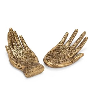 Estatuilla artística de Mano Dorada con detalles tallados, Decoración de mesa elegante para el hogar, oficina, regalo de fiesta de boda, uso de la India - Product Image 2
