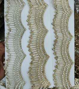 Hecho a medida en cintas y cordones bordados a máquina de 4 pulgadas de ancho en diseños florales y en un solo color para prendas de mujer. - Product Image 3