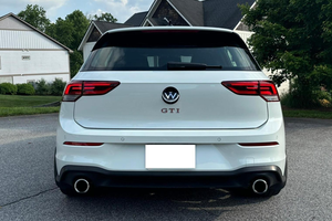 USADO 2022 GTI 380 S AWD Coche de Bajo Kilometraje, Transmisión Automática, Volante a la Izquierda, Gasolina, Turbo, Asientos de Cuero Oscuro - Product Image 3