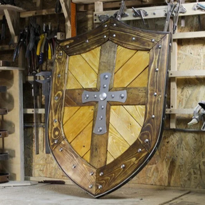 Bouclier Viking PERSONNALISÉ Amours Bouclier de marchandises Viking. Bouclier de cadeaux viking. par Calvin Handicraft - Product Image 3