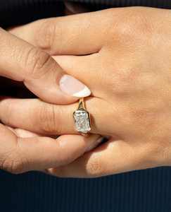 Moissanite diamante solitario chapado en oro anillo de lujo para unisex forma radiante VVS1 joyería de claridad - Product Image 3