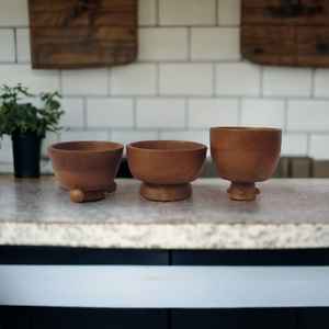 Bol à fruits à salade en bois de manguier brun de luxe Ensembles de vaisselle écologiques sculptés à la main uniques pour cuisine de ferme Vintage - Product Image 2