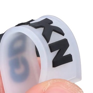 Parche de PVC con costura lateral elevada al por mayor, logotipo de marca personalizado, bandera en relieve, costura de goma en la ropa, etiqueta de silicona transparente - Product Image 3