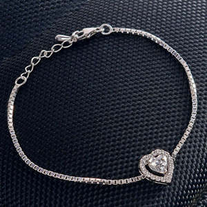 Pulsera Solitario Corazón de Plata de Ley 925 CLARA con Zirconia Suiza, Regalo para Mujeres y Niñas - Product Image 2