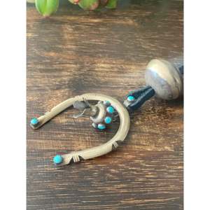 Collier Naja en cuir, turquoise Kingman et argent sterling, bijou culturel de collection de fabrication Navajo, fabriqué aux États-Unis - Product Image 3