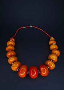 Collier en résine à motif de modèle de Style ange minimaliste à la mode pour femmes et filles bijoux de mariage modernes audacieux - Product Image 3