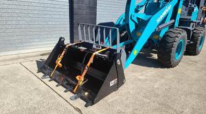 Chargeuse sur pneus Sunward 1200 kg avec moteur Yanmar, composants principaux neufs et d'occasion, y compris la pompe et l'engrenage - Product Image 5