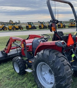 Tractores para agricultura Equipos de construcción usados Tractor 4x4 Mini Farm 4wd Compact Massey Ferguson Tractor - Product Image 1