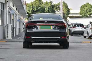 รถ SUV ระดับอัลตร้า-ลักชัวรี่ ปี 2024 ประหยัดน้ำมัน (มากกว่า 8 ลิตร) 3.3 ลิตร/100 กม. คุณสมบัติความปลอดภัยขั้นสูง ระยะฐานล้อยาว สะดวกสบาย เกียร์อัตโนมัติ - Product Image 2