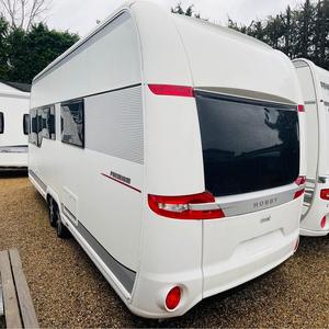 Livraison rapide pour les caravanes de loisirs, dotées de finitions modernes, de structures robustes et de solutions pratiques pour des voyages décontractés. - Product Image 4