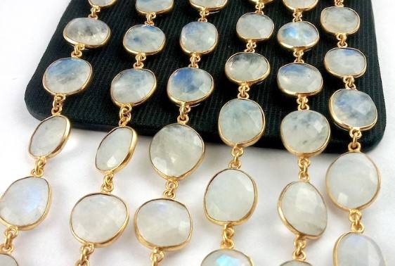 มูนสโตนสีรุ้ง