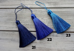 Borla sombrero flecos de graduación de alta calidad al por mayor de fábrica personalizada con 2025 2024 años de oro plata encanto azul y blanco Ronpex - Product Image 6